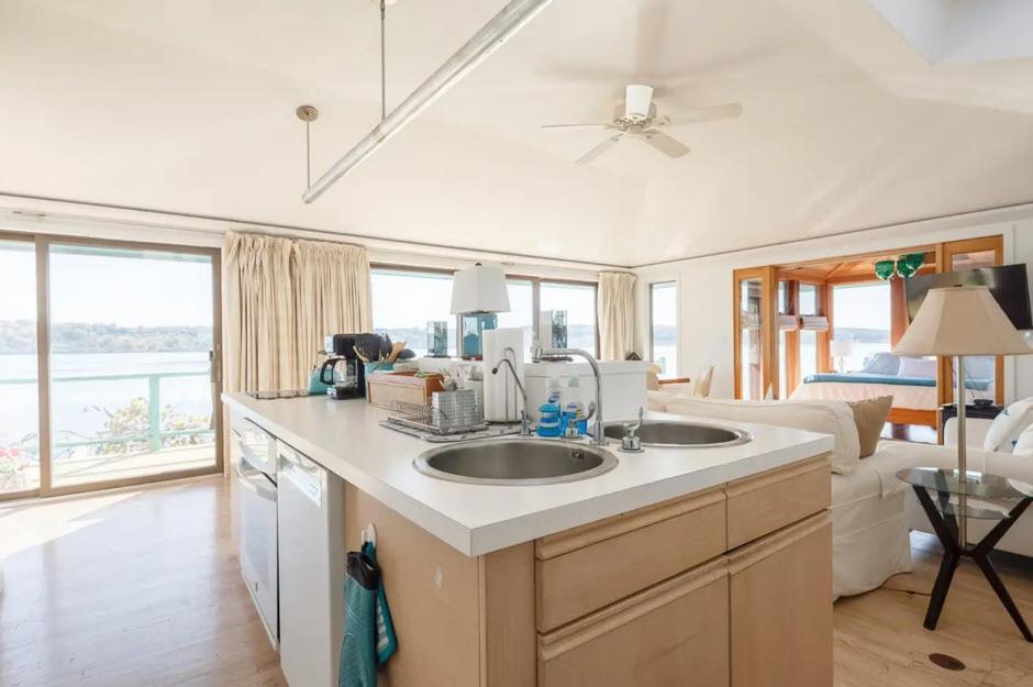 Hudson Riverfront Home Catskill Exterior photo