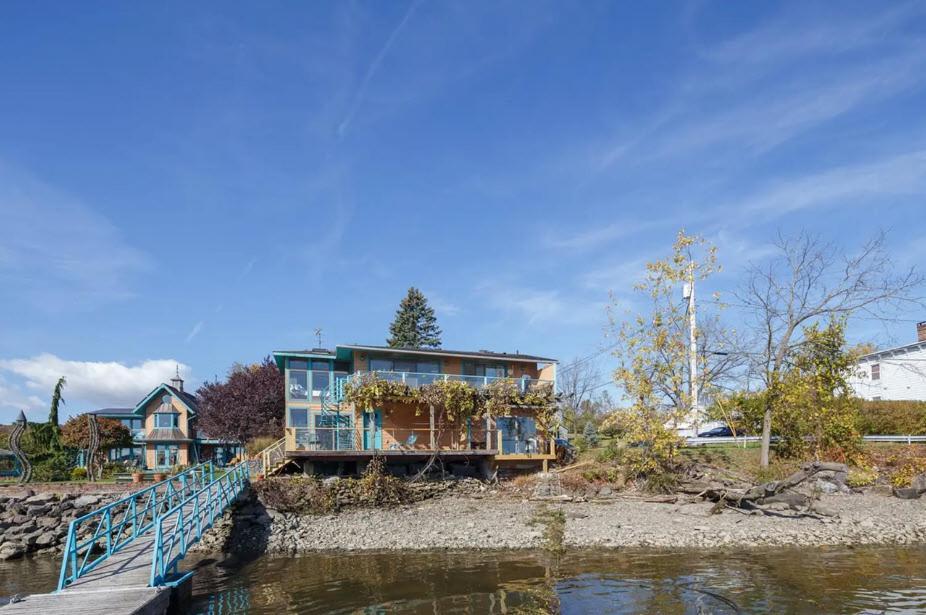 Hudson Riverfront Home Catskill Exterior photo