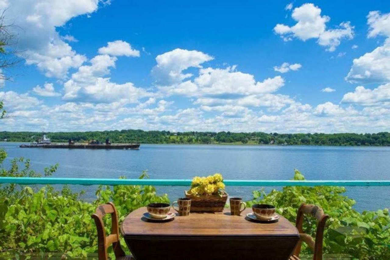 Hudson Riverfront Home Catskill Exterior photo